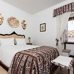 Casa De S. Thiago Do Castelo Obidos