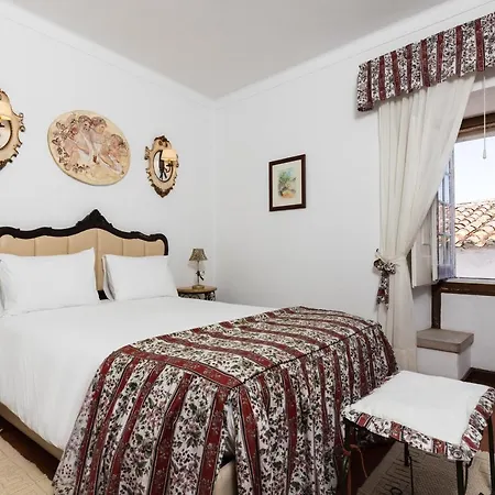 Casa De S. Thiago Do Castelo Обидуш