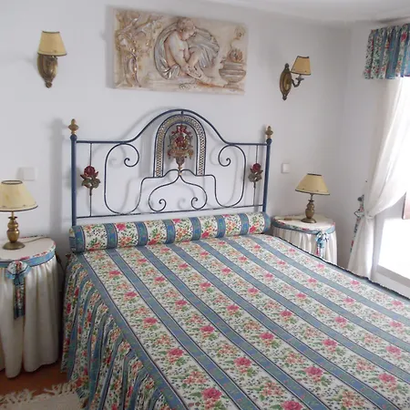 בית הארחה Casa De S. Thiago Do Castelo אובידוס