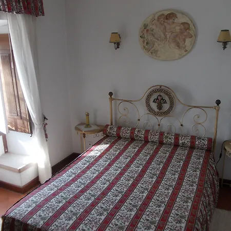 Casa De S. Thiago Do Castelo Обидуш