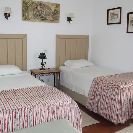 Casa De S. Thiago Do Castelo Гостевой дом 3*
