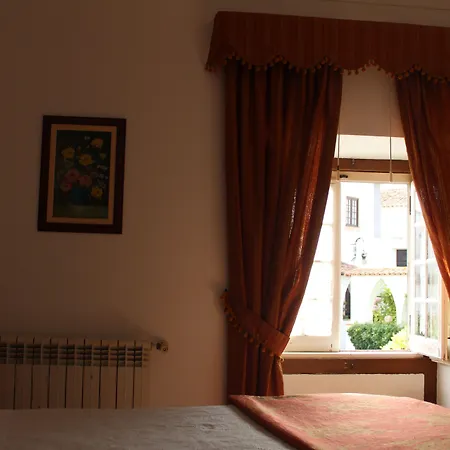 Casa De S. Thiago Do Castelo בית הארחה 3*