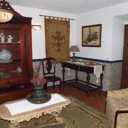 Casa De S. Thiago Do Castelo Обидуш