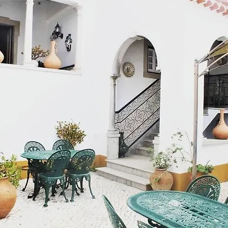 Casa De S. Thiago Do Castelo בית הארחה